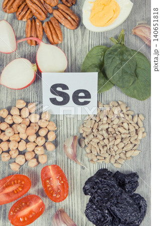 Healthy food as source natural selenium and other vitamins and minerals Healthy food as source natural selenium and other vitamins and minerals 140651818