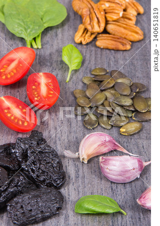 Healthy food containing natural selenium, fiber and other vitamins and minerals Healthy food containing natural selenium, fiber and other vitamins and minerals 140651819