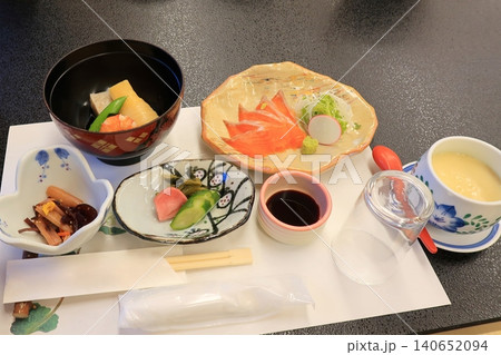 旅館の夕食 旅館の夕食 140652094