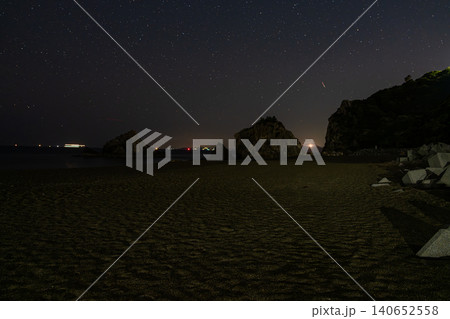 田原市の日出の石門の夜の風景(愛知県) 田原市の日出の石門の夜の風景(愛知県) 140652558