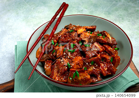 bulgogi, with mushrooms, with sesame seeds and green onions, Korean cuisine, homemade, no people, bulgogi, with mushrooms, with sesame seeds and green onions, Korean cuisine, homemade, no people, 140654099