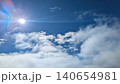 太陽に照らされる雲 140654981