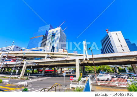 東京　港区　浜崎橋交差点付近の都市風景 140655916