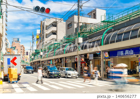 東京・北千住駅前 商店街 140656277