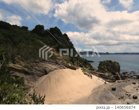 田牛サンドスキー場と海岸の風景　伊豆・下田 田牛サンドスキー場と美しい海岸風景 140656874