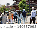 日本を観光する外国人旅行客 140657098