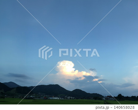 山にかかる雲 山にかかる雲 140658028