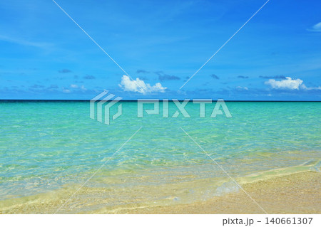 沖縄 宮古島 与那覇前浜の青空と海 沖縄 宮古島 与那覇前浜の青空と海 140661307