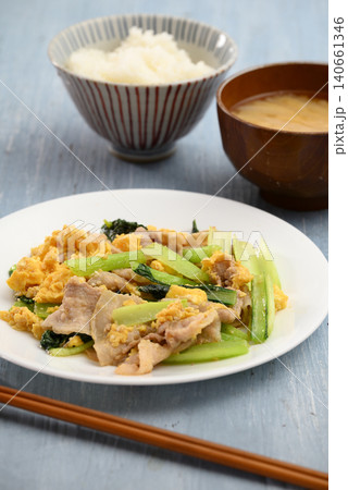 豚肉と小松菜の中華風卵炒め 豚肉と小松菜の中華風卵炒め 140661346