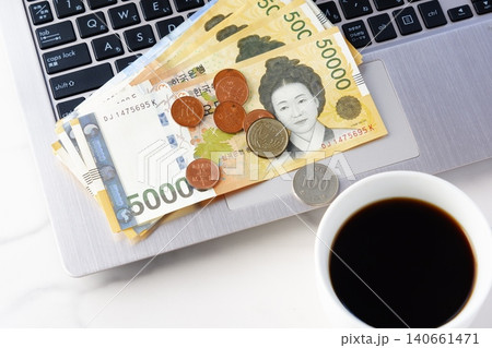 韓国ウォンKRW - 韓国の通貨、ウォンKRW（紙幣と硬貨） 140661471