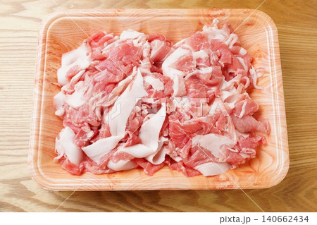 国内産豚肉こま切り落とし 140662434