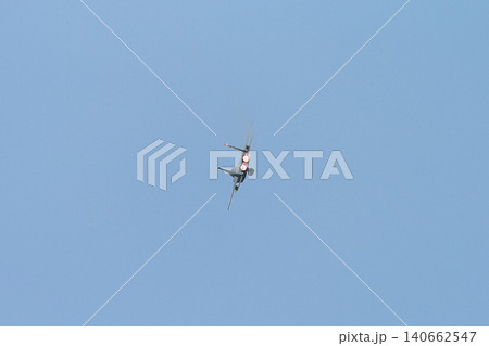 全速力で逃げる航空自衛隊F-15戦闘機 全速力で逃げる航空自衛隊F-15戦闘機 140662547