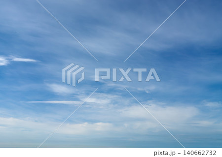 青と白が織りなす幻想的な空模様 青と白が織りなす幻想的な空模様 140662732