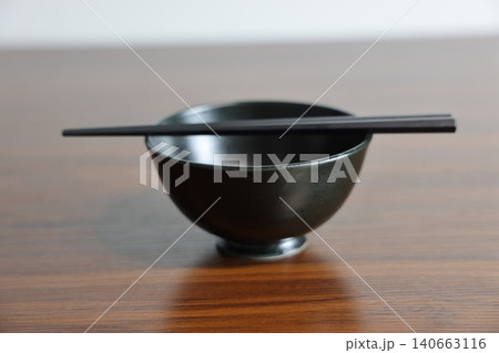 ご飯茶碗と箸 ご飯茶碗と箸 140663116