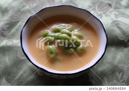 ポタージュに枝豆をのせて 140664884