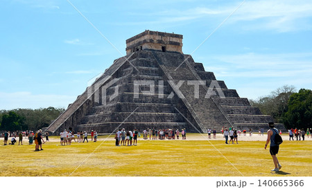 【メキシコ・カンクン】古代マヤ文明の象徴・チチェンイッツァ遺跡|ピラミッドとククルカン神殿 【メキシコ・カンクン】古代マヤ文明の象徴・チチェンイッツァ遺跡|ピラミッドとククルカン神殿 140665366