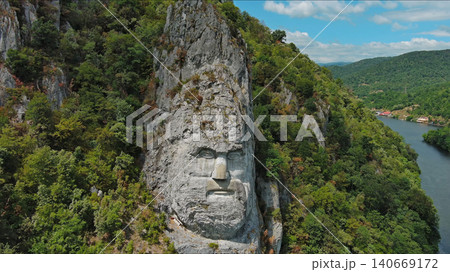 Statue of ancient dacian king Decebal on Danube river Statue of ancient dacian king Decebal on Danube river 140669172