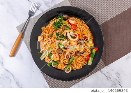 mixed Seafood Fried Noodles - Chinese Style Stir Fry Noodles mixed Seafood Fried Noodles - Chinese Style Stir Fry Noodles 140669848