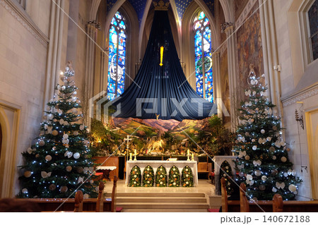 Church altar in the Christmas time, Saint Francis of Assisi church in Zagreb, Croatia Church altar in the Christmas time, Saint Francis of Assisi church in Zagreb, Croatia 140672188