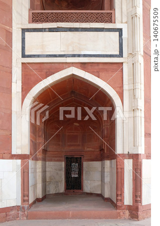 Humayun's Tomb, built by Hamida Banu Begun in 1565-72, Delhi, India Humayun's Tomb, built by Hamida Banu Begun in 1565-72, Delhi, India 140675509