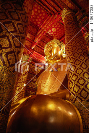 Luang Pho To Ayutthaya, Giant Golden Buddha Statue Thailand, Historic Temple Interior Background 140677088
