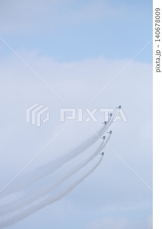 ブルーインパルス アクロバット飛行 ブルーインパルス アクロバット飛行 140678009