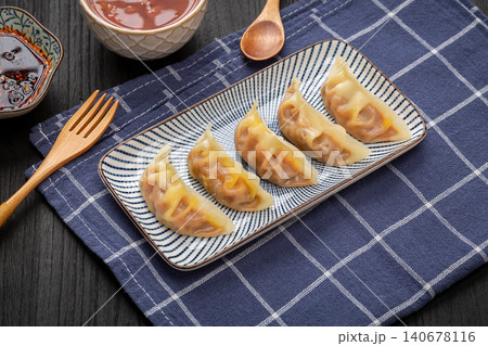 steamed Chinese Dumplings in Bamboo Steamer, Traditional Dim Sum 140678116