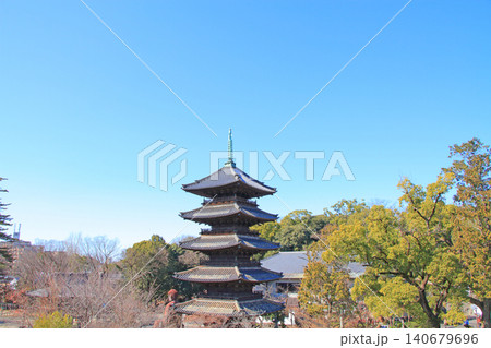 愛知県名古屋市、八事山興正寺五重塔の風景 140679696