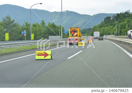 上信越自動車道の風景 140679825