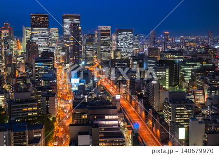 大阪都心の高層ビル群と夜景 大阪都心の高層ビル群と夜景 140679970