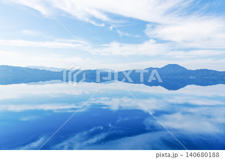 秋田県仙北市 絶景が広がる田沢湖 秋田県仙北市 絶景が広がる田沢湖 140680188