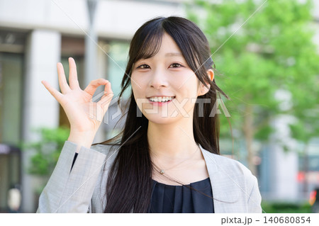 OKサインをする日本人女性 OKサインをする日本人女性 140680854