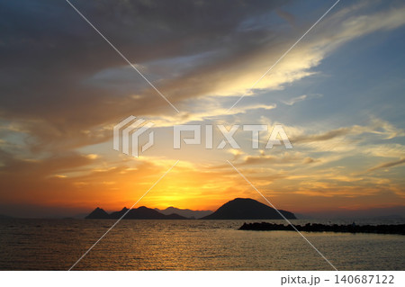 Seaside town of Turgutreis and spectacular sunsets 140687122