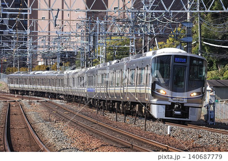 【JR西日本】225系100番台＋223系1000番台 新快速（JR京都線：山崎駅） 140687779