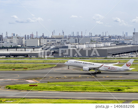 離陸中の旅客機 離陸中の旅客機 140688206