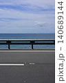 和歌山の海辺　海と道と雲 140689144