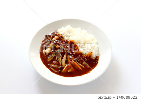 白背景のきのこカレーライス 白背景のきのこカレーライス 140689622
