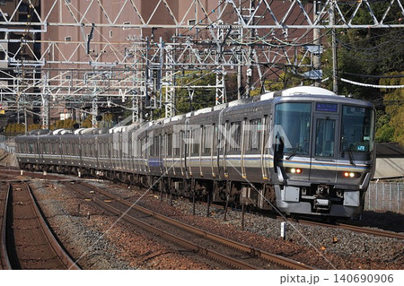 【JR西日本】223系1000番台+225系100番台 新快速(JR京都線:山崎駅) 【JR西日本】223系1000番台+225系100番台 新快速(JR京都線:山崎駅) 140690906