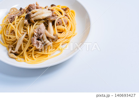 豚こま肉ときのこの和風パスタ 豚こま肉ときのこの和風パスタ 140693427
