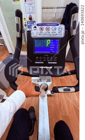 フィットネス機器での運動測定 フィットネス機器での運動測定 140693822