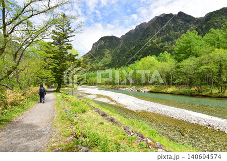 長野県松本市上高地ウエストン碑付近の風景(2023年) 140694574