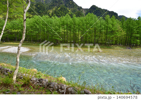 長野県松本市上高地ウエストン碑付近の風景(2023年) 長野県松本市上高地ウエストン碑付近の風景(2023年) 140694578
