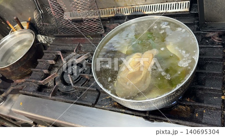 澄まし出汁 Clear Japanese broth dashi 140695304