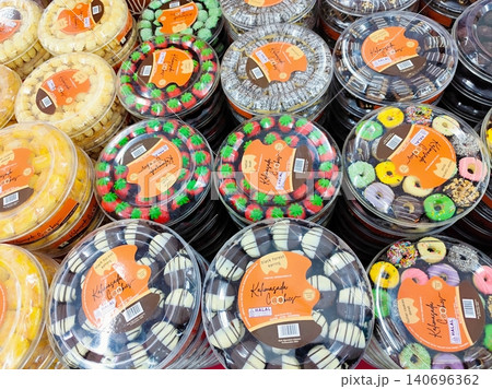 Various cakes are starting to be sold in supermarkets to welcome the month of Ramadan and Eid al-Fitr. yogyakarta 02-28-2025 140696362