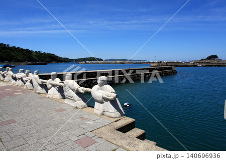 佐賀県唐津市「呼子小友人工海浜公園」 青い海と青い空 佐賀県唐津市「呼子小友人工海浜公園」 青い海と青い空 140696936