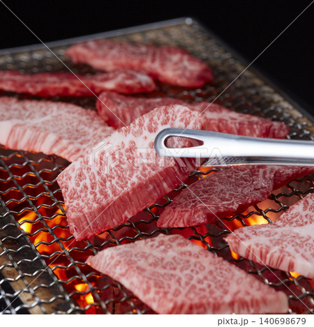 食欲そそるおいしそうな焼肉 食欲そそるおいしそうな焼肉 140698679