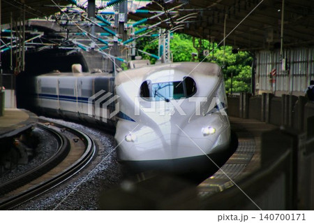日本の大動脈を駆ける!! 東海道新幹線 N700S ～熱海駅にて 140700171