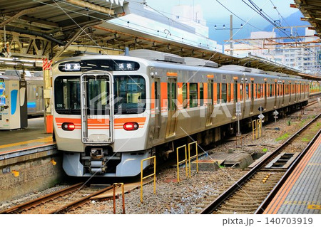 令和生まれの通勤型電車【315系】~熱海駅にて 令和生まれの通勤型電車【315系】~熱海駅にて 140703919