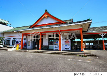 熊野那智大社を模した社殿風のデザイン… 『那智駅』 熊野那智大社を模した社殿風のデザイン… 『那智駅』 140704176