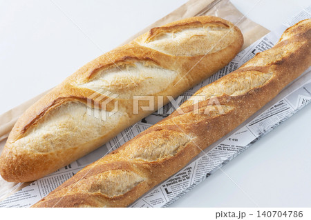 フランスパンとクロワッサン フランスパンとクロワッサン 140704786